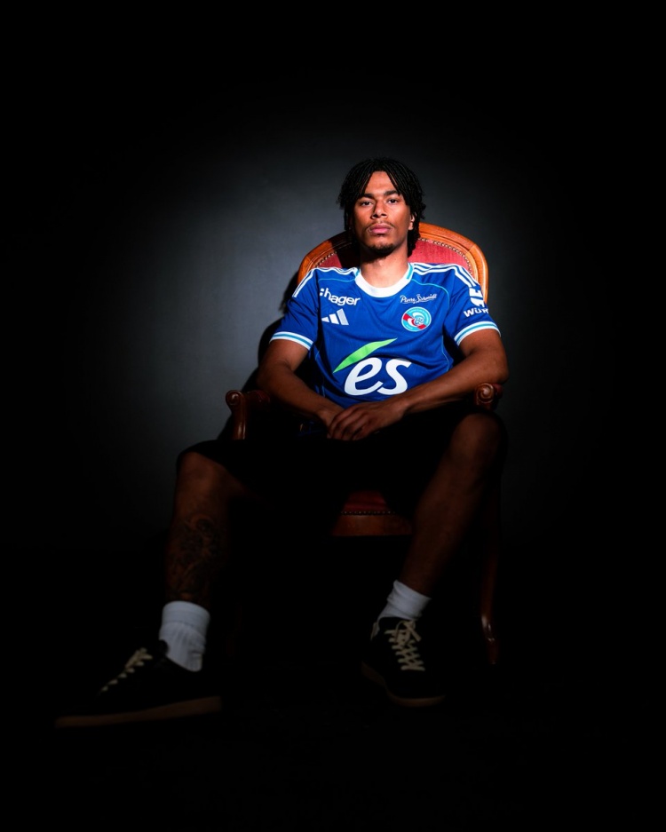 PM体育官网-官方：斯特拉斯堡600万欧签下20岁中场奥耶德勒，曼联获得40%分成