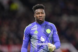 记者：奥纳纳今日前往土耳其，租借加盟特拉布宗体育