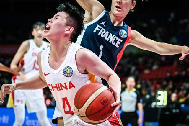 PM综合体育-老将沉稳小将不怯场 中国女篮全民皆兵再进四强